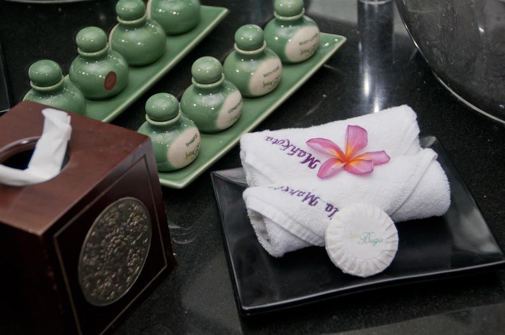 Mahkota Seminyak (Bali)